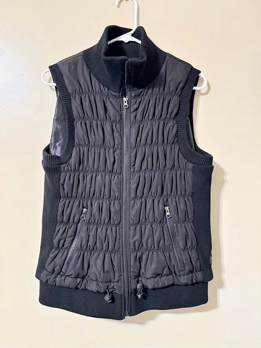 Calvin Klein Performance Quilted Puffer Vest in Black Large Like New